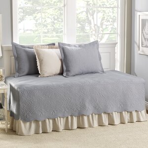 Annamae Gray 5 Piece Daybed Quilt Set