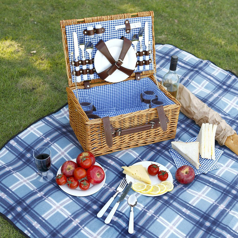 Vonshef 4 Person Wicker Picnic Hamper With Flatware Plates And Wine 4 Person Wicker Picnic Hamper With Flatware Plates And Wine Gles