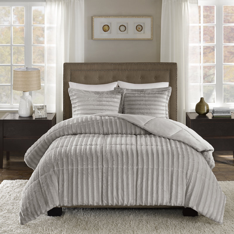 Willa Arlo Interiors Borrero Faux Fur 3 Piece forter