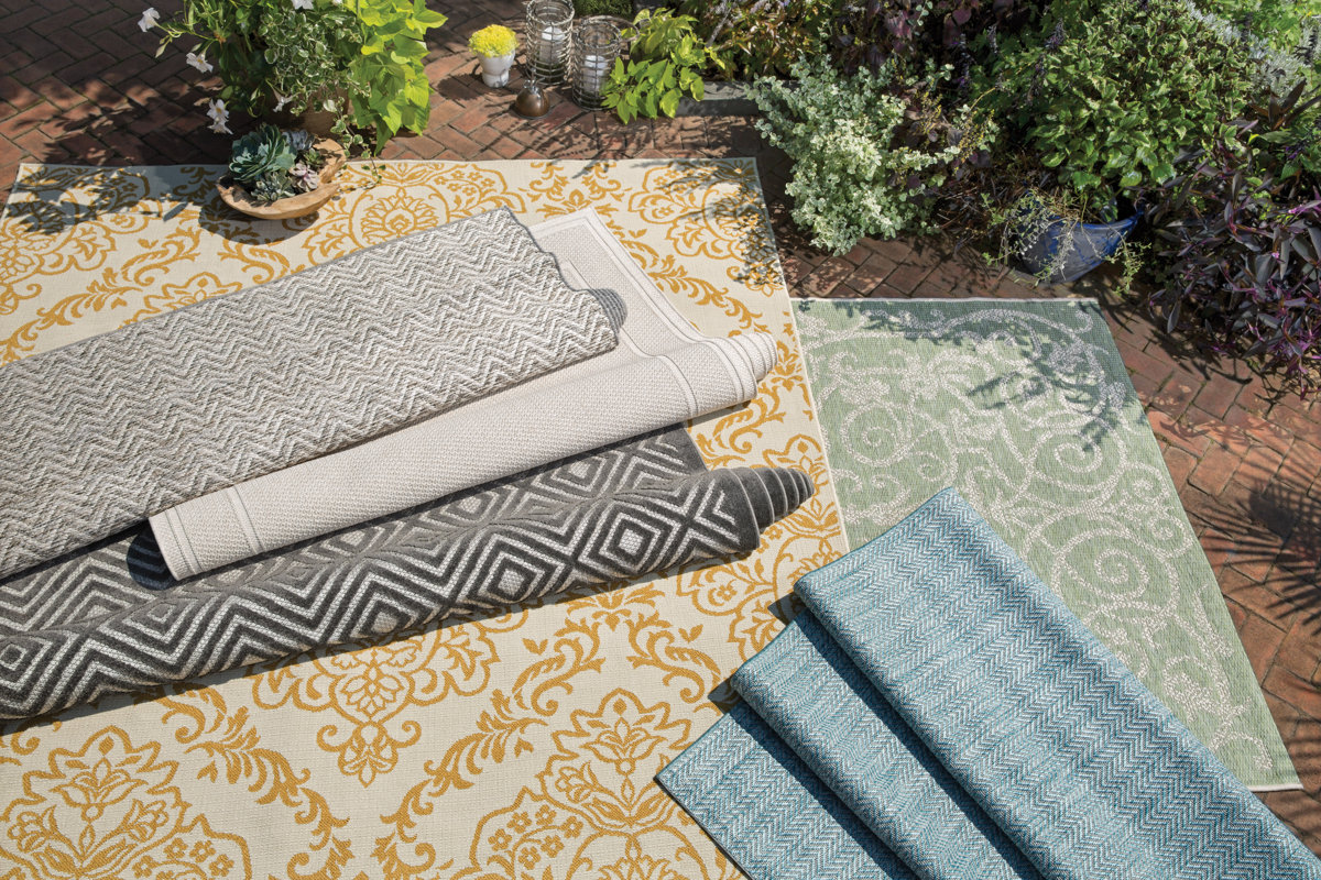 Charlton Home Carriage Hill HandWoven Gold Indoor/Outdoor Area Rug