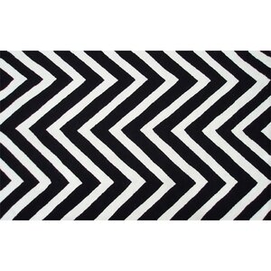Hand-Hooked Black/White Outdoor Area Rug