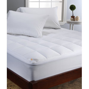 Temperature Regulating Hypoallergenic Waterproof Mattress Protector by Outlast