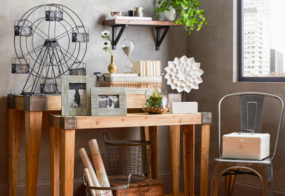 https://secure.img2-fg.wfcdn.com/im/17109870/resize-h279-w406%5Ecompr-r85/3259/32596280/Industrial+Foyer+Design.jpg