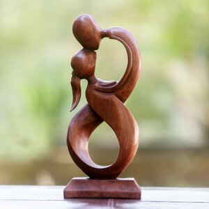 Kiss Me Brown Suar Wood Figurine