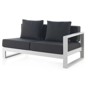 Sofa mit Kissen von Hazelwood Home