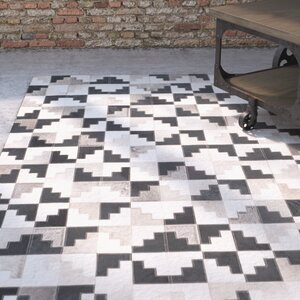 Stasia Hand-Woven Ivory/Black Area Rug