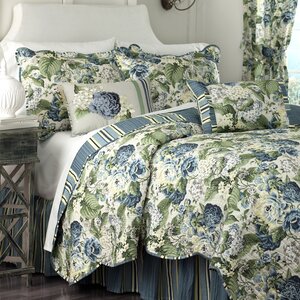 Floral Flourish Reversible Quilt Set