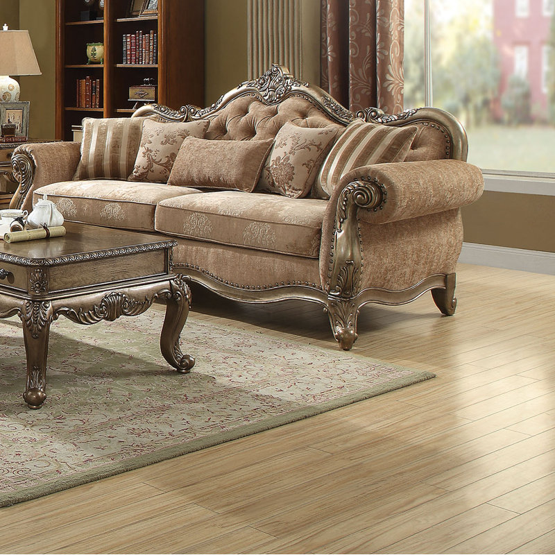 Welling Traditional Sofa
