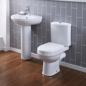 Badezimmer-Set Ivo mit Waschtischarmatur von Pre..