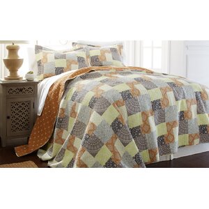 Adara Quilt Set