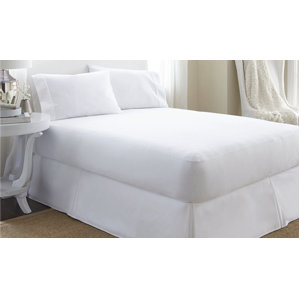 Renatta Deep Pocket Zippered Hypoallergenic Waterproof Mattress Protector by Home Fashion Designs