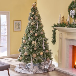 7 green spruce artificial christmas tree with 650 clear lights - Pre Lit And Decorated Christmas Trees 7 green spruce artificial christmas tree with 650 clear lights - Pre Lit And Decorated Christmas Trees