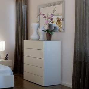 5 Drawer Chest by Tema