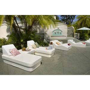 Resort Daybed with Lean Headboard Bolster