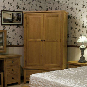 Kleiderschrank Corridoni von Château Chic
