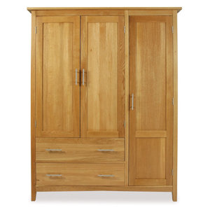 Kleiderschrank von Hazelwood Home