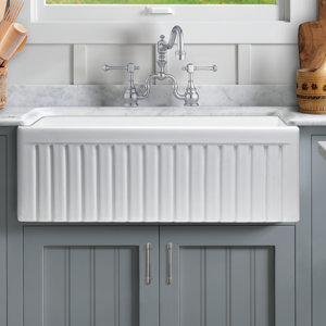 Sutton Place Reversible Single Bowl Fluted Front Fireclay 33