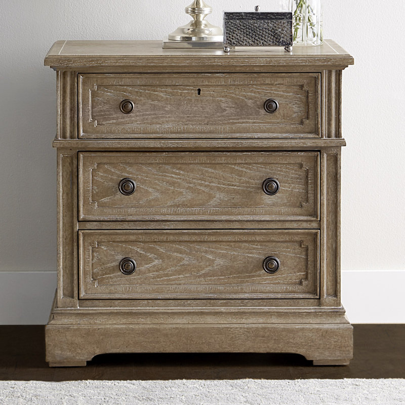 Stanley Furniture Wethersfield Estate 3 Drawer Bachelor S Chest Wethersfield Estate 3 Drawer Bachelor S Chest