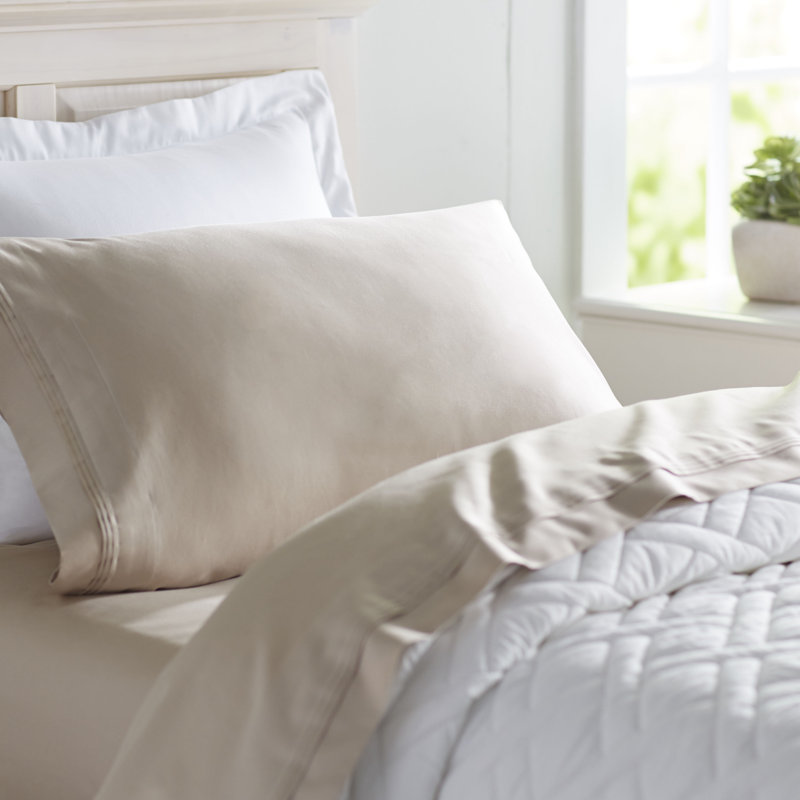 Brayden Studio Superior 650 Thread Count 100 EgyptianQuality Cotton Sheet Set & Reviews Wayfair