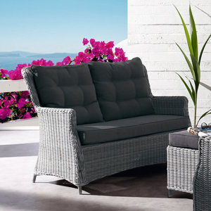 Sofa Emilia mit Kissen von Kampen Living