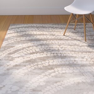 Villa Court Hand-Woven Beige/Olive Area Rug