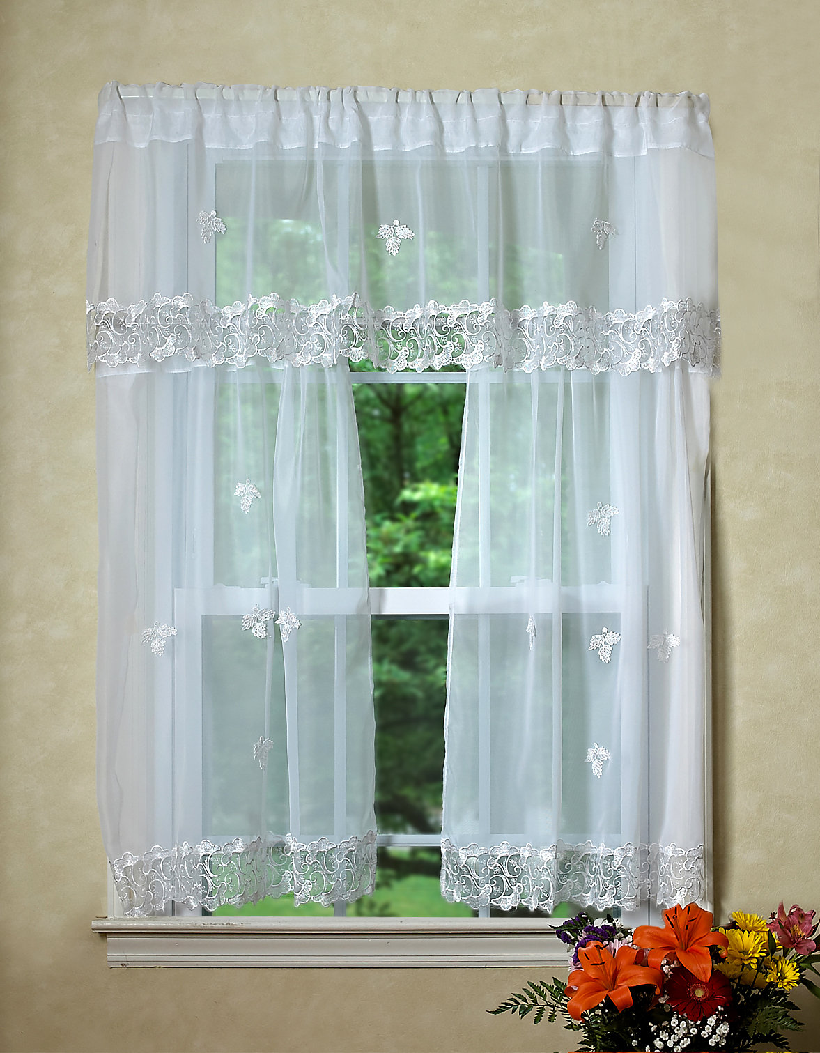 Astoria Grand Alaysia Sheer Kitchen Curtain Valance And Tier Set