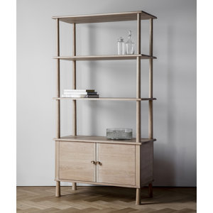 Standvitrine Wycombe aus Massivholz von Gallery