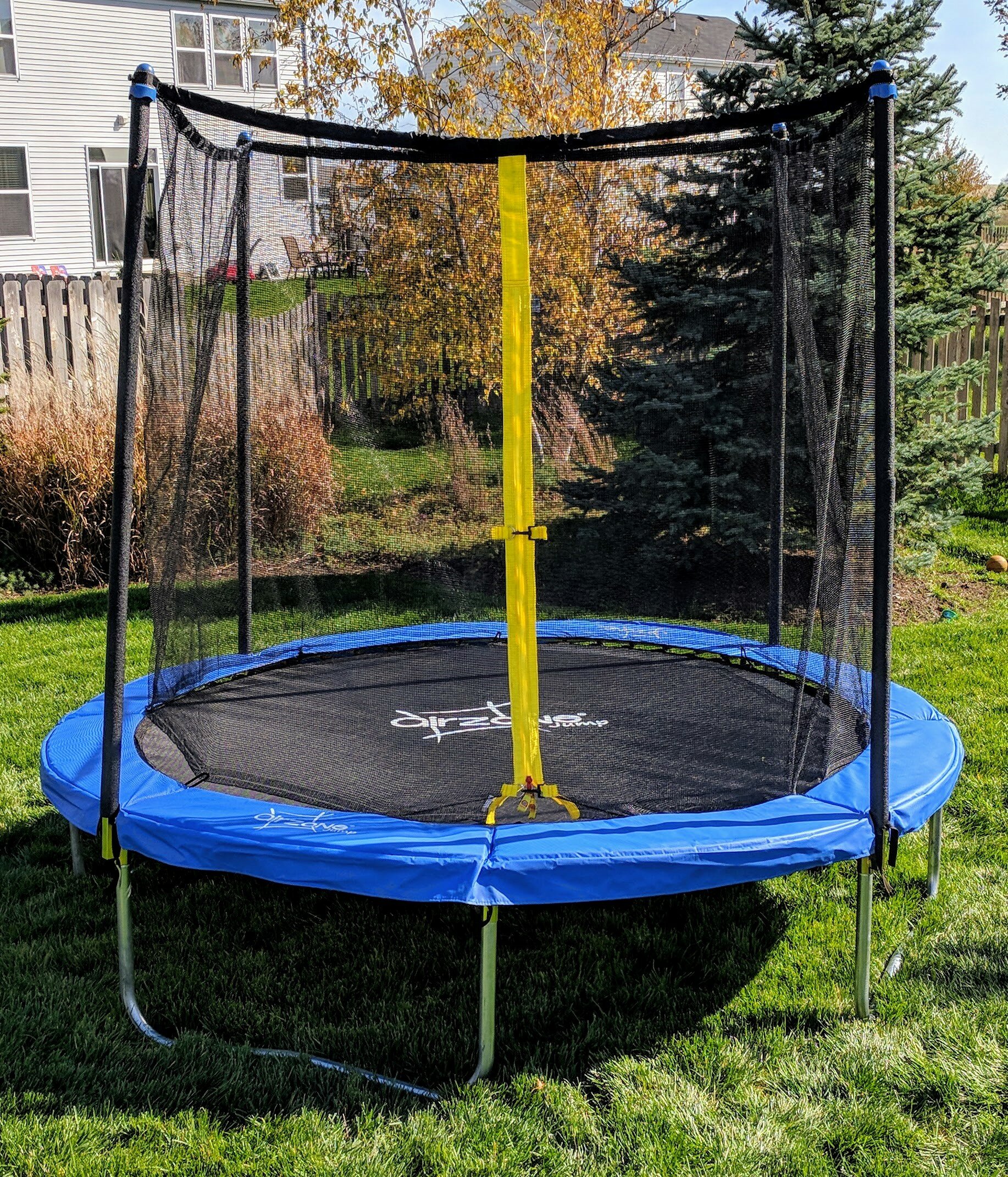 AirZone Play Backyard 8 Round Trampoline With Safety Enclosure