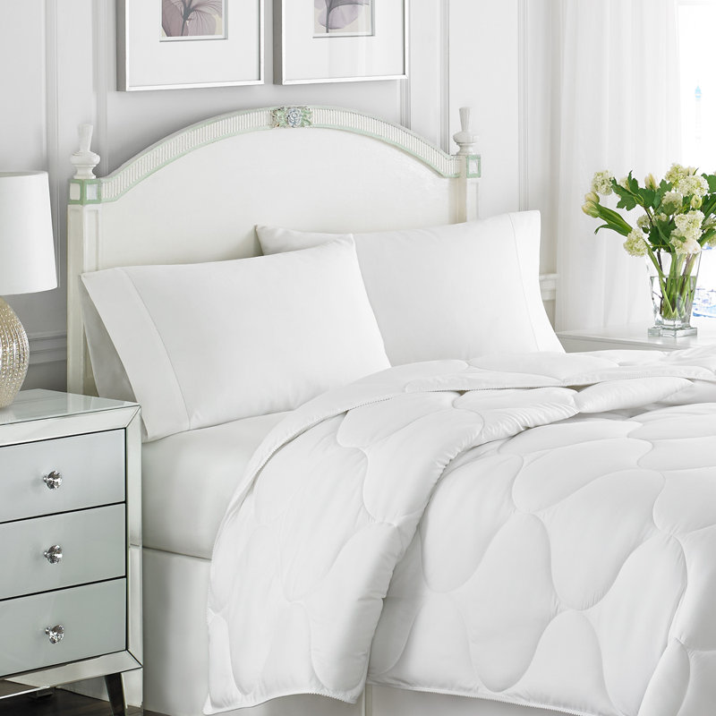 Laura Ashley Home Lightweight Down Alternative Comforter & Reviews