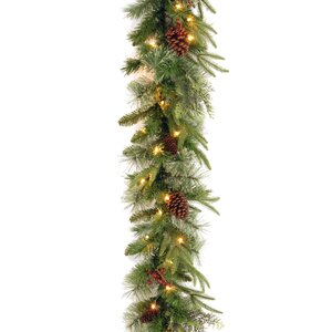 Pre-Lit Feel-Real Garland