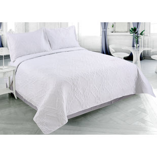 Marina Decoration Pinsonic 3 Pieces Reversible Quilt Set With 2