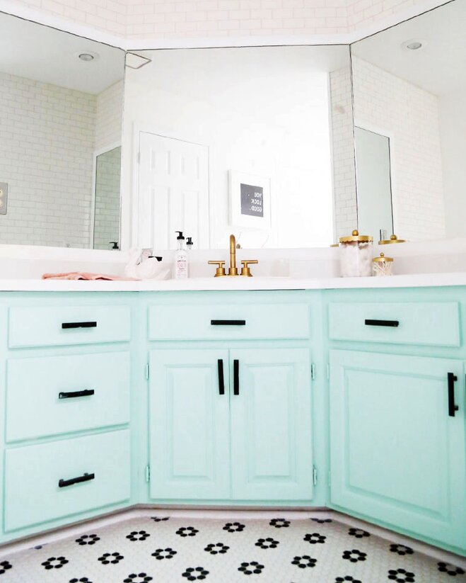 A '90s Bathroom Gets a Minty Fresh Update | Wayfair