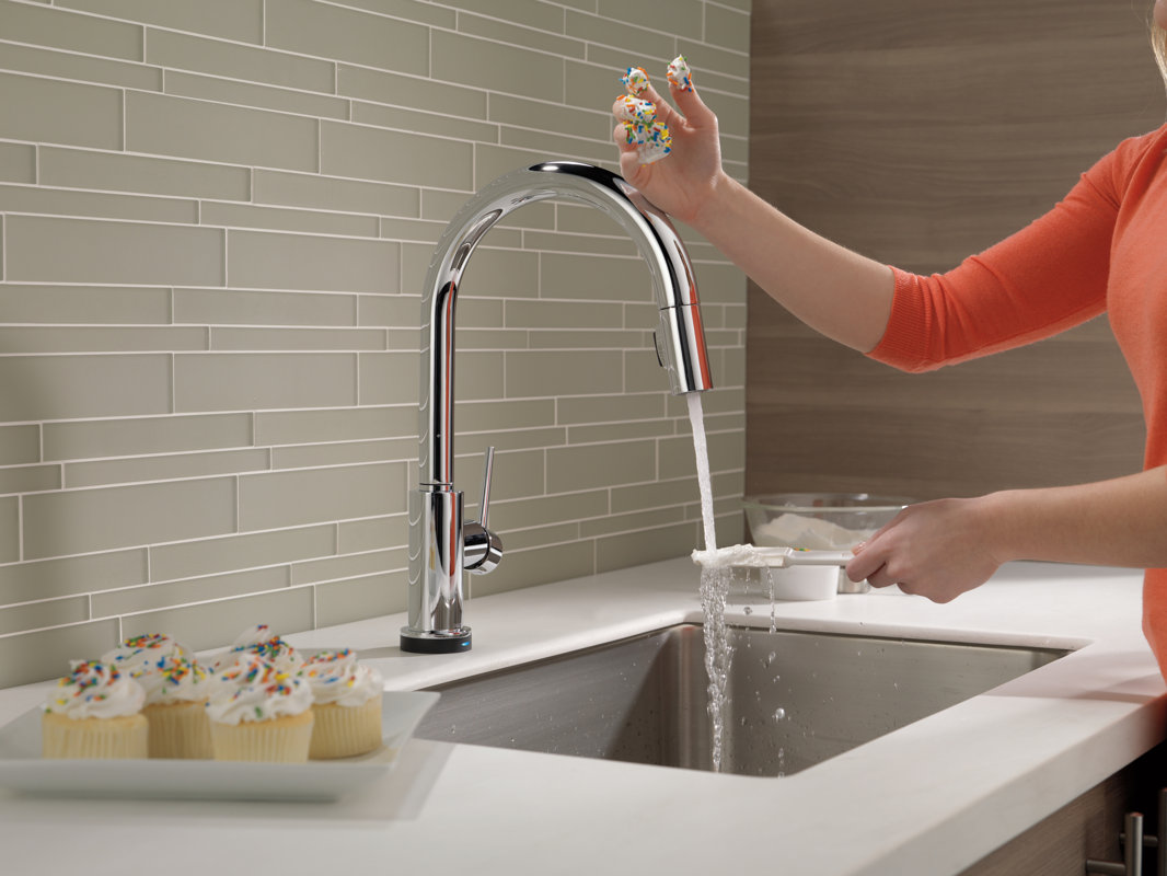 Delta Trinsic 174 Pull Down Touch Single Handle Kitchen