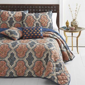 Evony Reversible Quilt Set