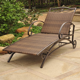 Nome Chaise review