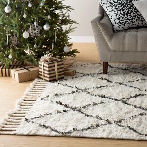 Twinar Hand-Knotted White Area Rug