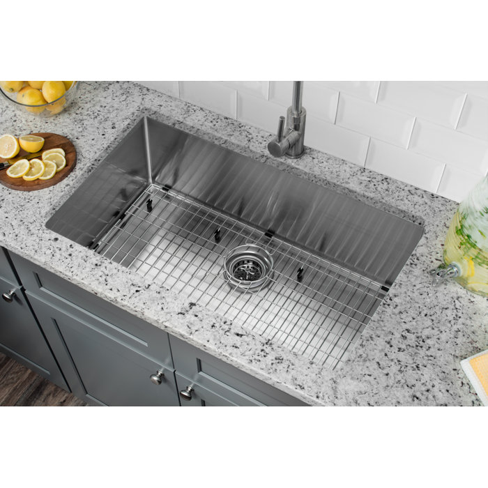 Radius 16 Gauge Stainless Steel 32 X 19 Single Bowl Undermount Kitchen Sink