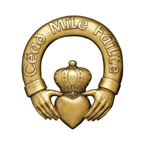One Hundred Thousand Welcomes Claddagh Sculptural Wall Du00e9cor