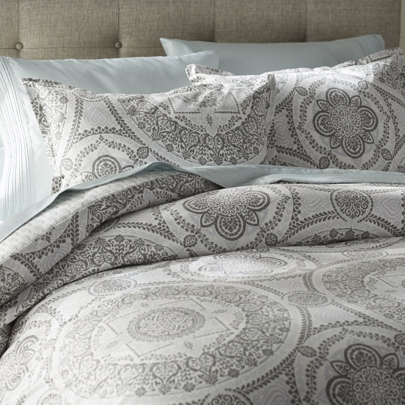 Apollo Medallion 150 Thread Count 100 Cotton Reversible Duvet Set Apollo Medallion 150 Thread Count 100 Cotton Reversible Duvet Set