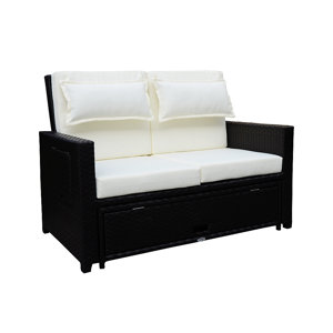 Sofa mit Kissen von IHP24