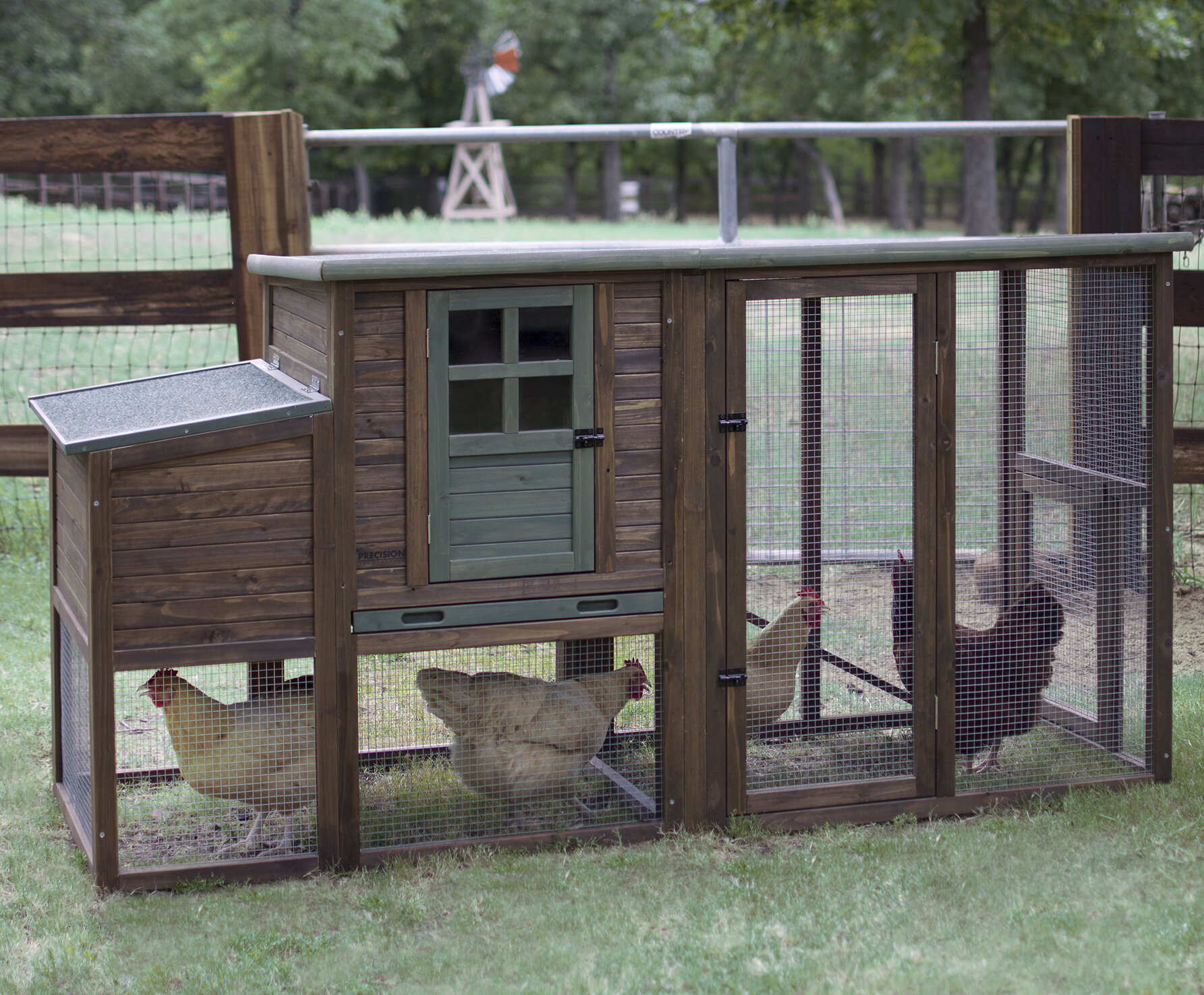 Hen House Ii Chicken Coop With Roosting Bar