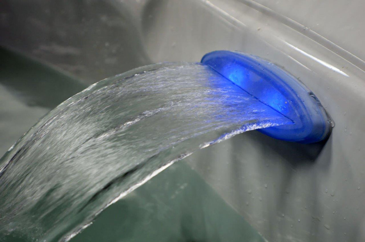 Hudson Bay Spas 5Person 14Jet Plug and Play Spa with Stainless Jets