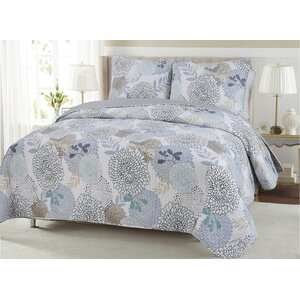 Nina Floral Quilt Set