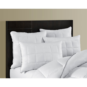 Ultra Plush Luxury Side Bed Down Alternative Pillow (Set of 2) by Alwyn Home