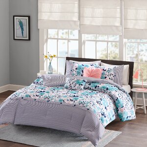 Delle Comforter Set