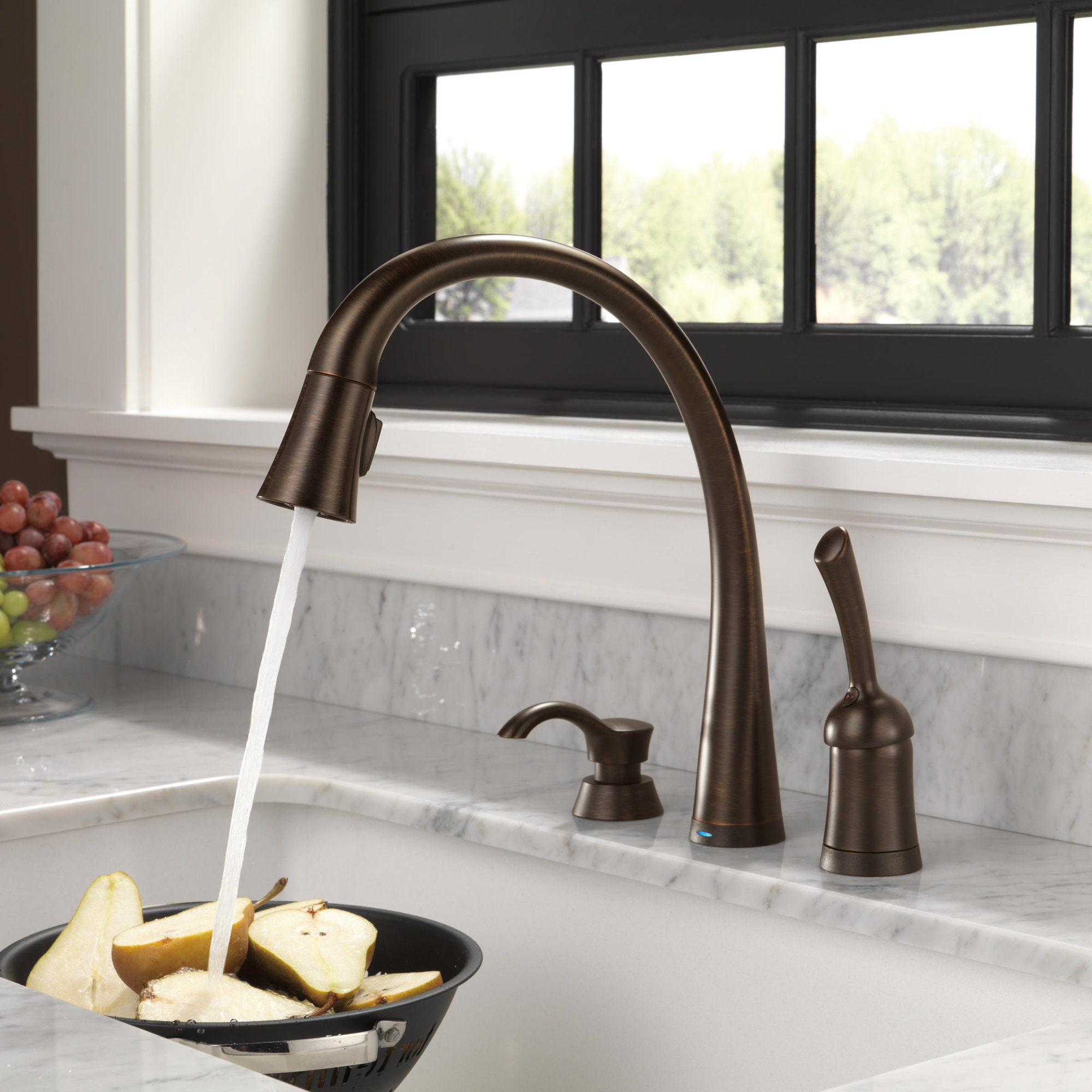 Delta Pilar Single Handle Standard Kitchen Faucet with Touch Technology