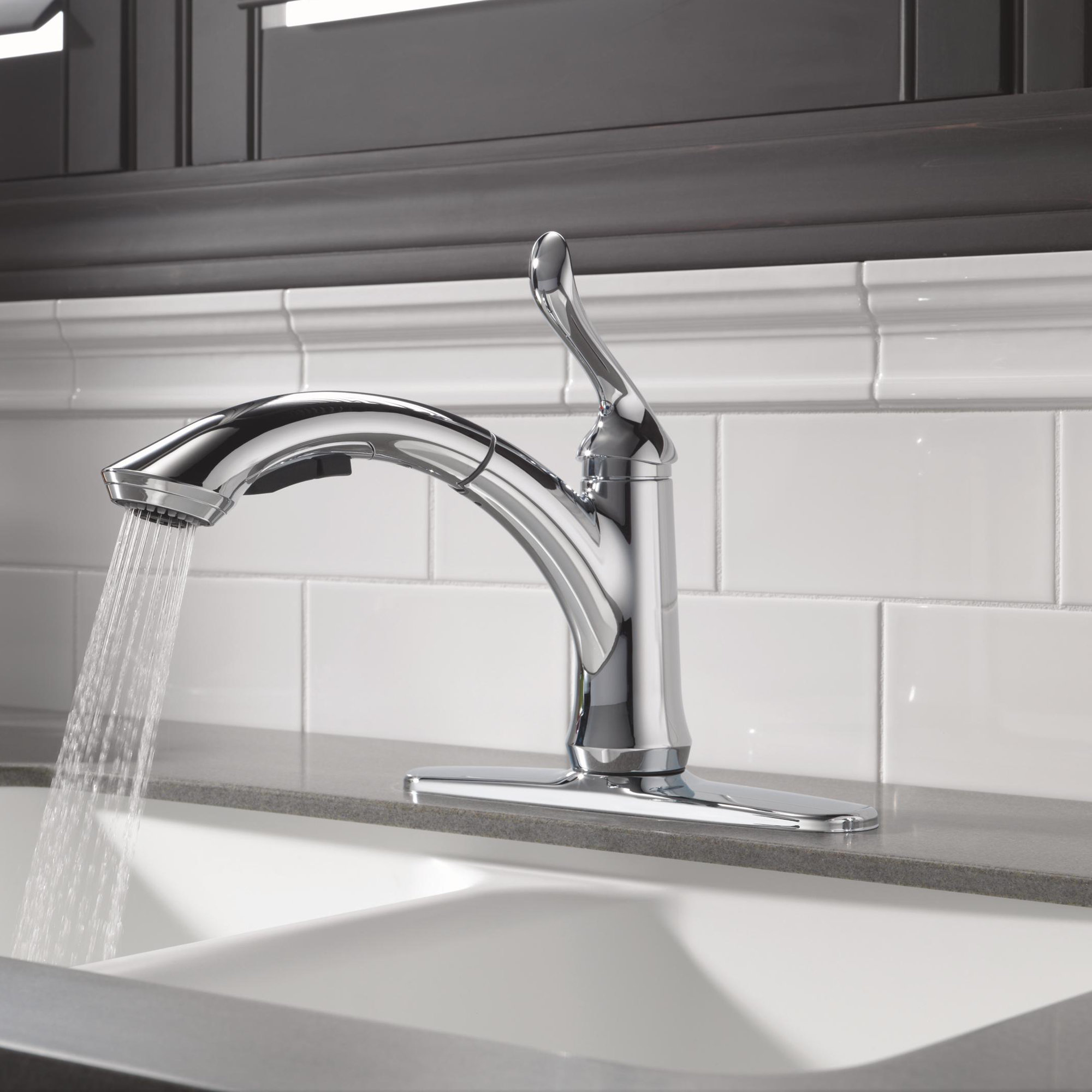 Linden single handle pullout kitchen faucet