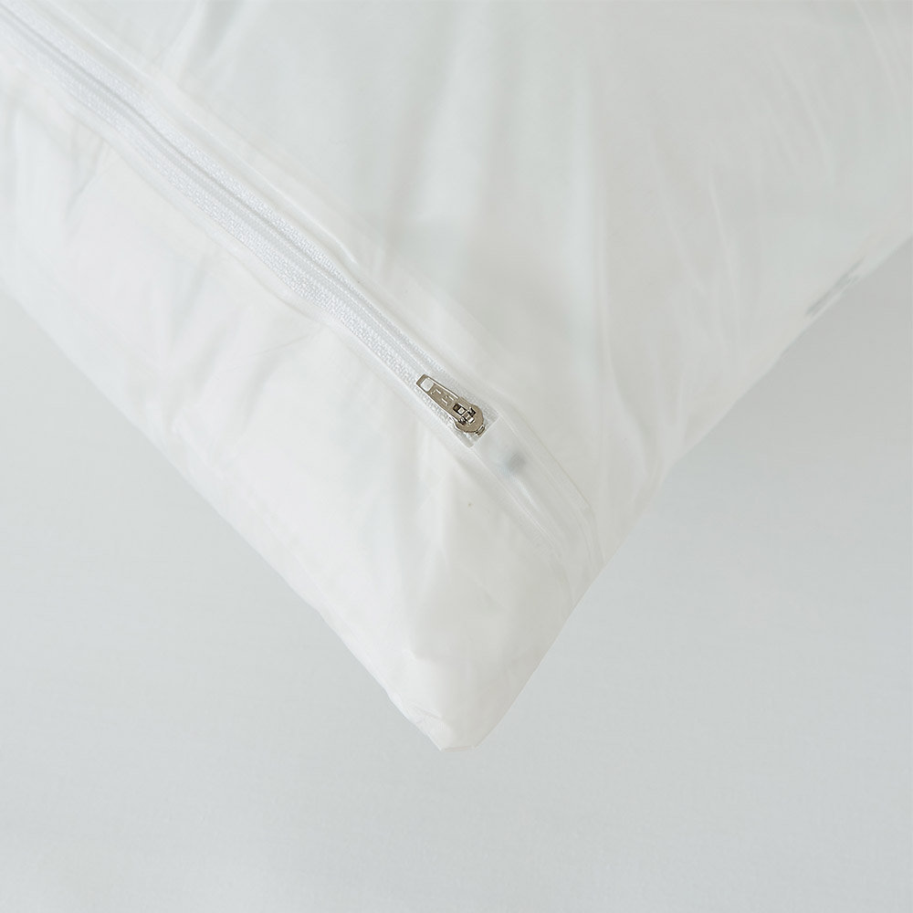 BargooseHomeTextiles Zippered Polyester Pillow Protector in OffWhite & Reviews Wayfair