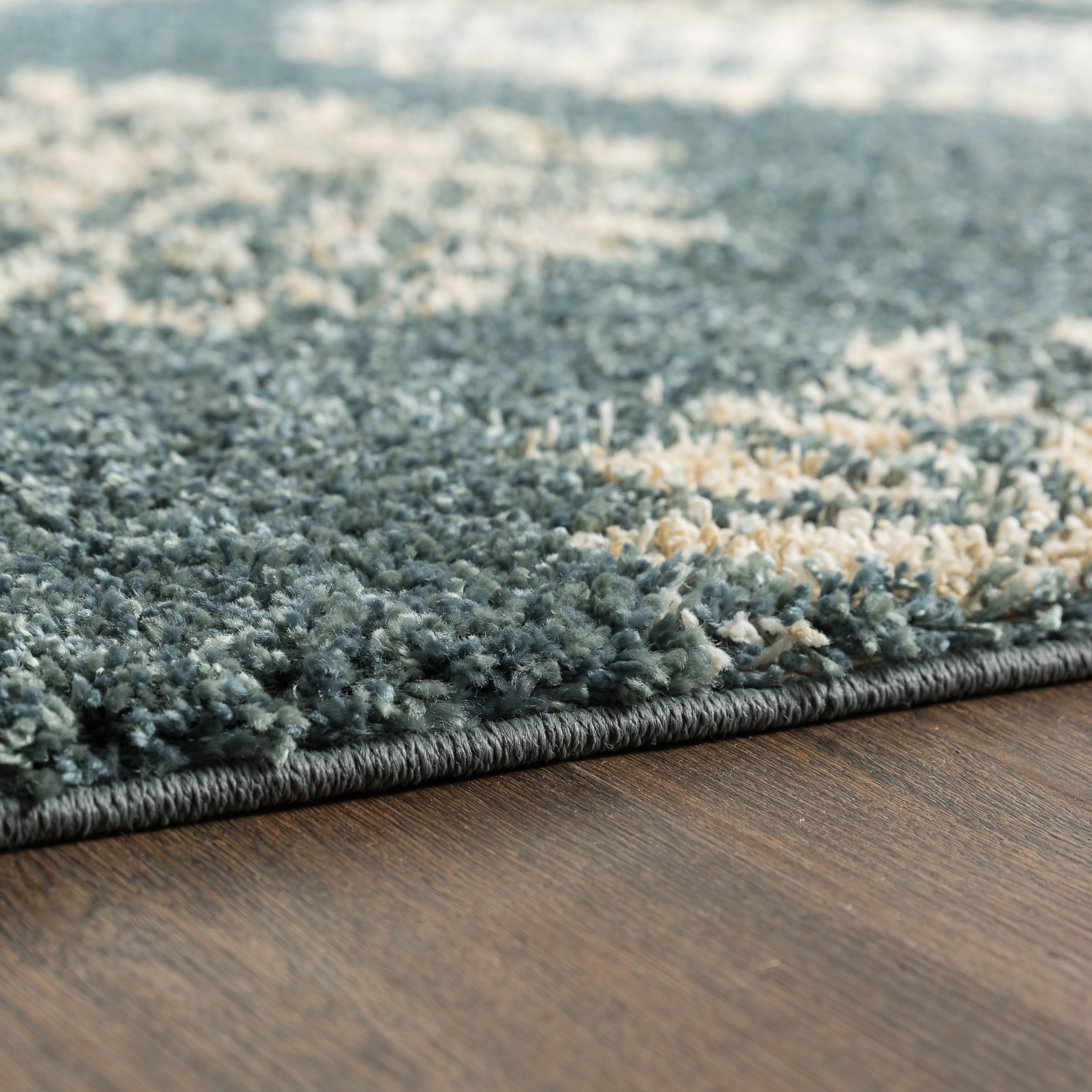 Charlton Home Cowden Exploded Medallions Woven Bay Blue/Cream Area Rug