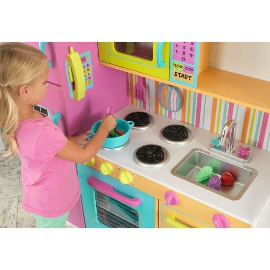 deluxe big and bright kitchen set